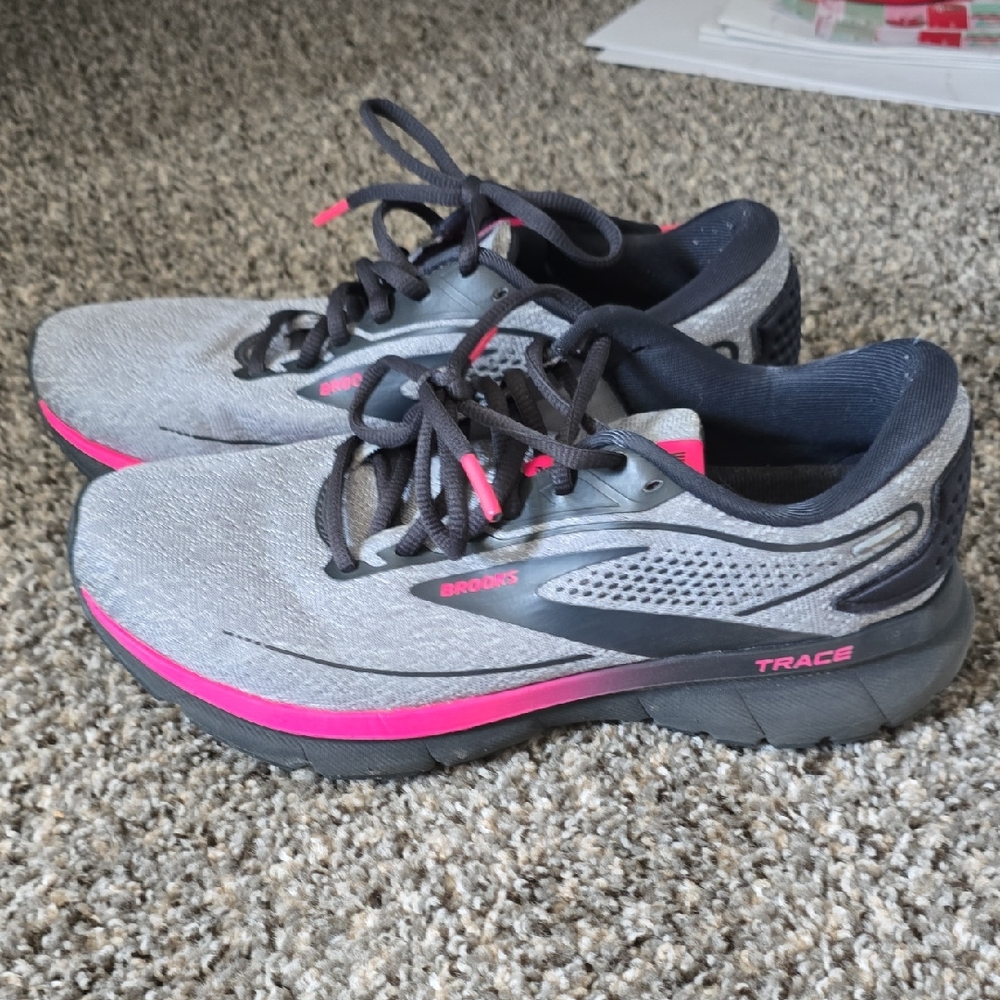 Brooks Women's Athletic Shoes in Gray and Pink